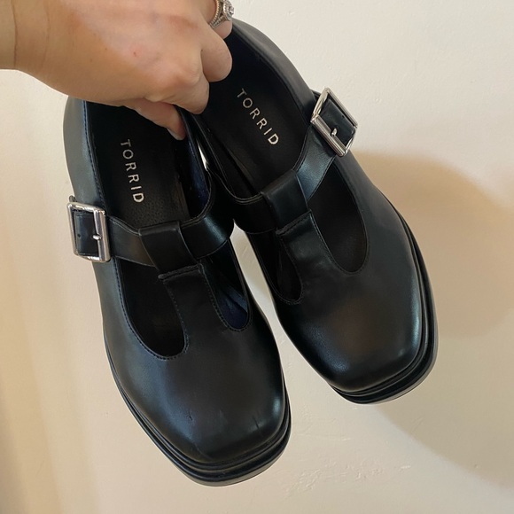 Torrid Double Platform T-Strap Heel (WW) Size 7.5 - Picture 7 of 9